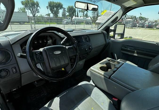 
								2011 Ford F-350 Super Duty 6.2 full									