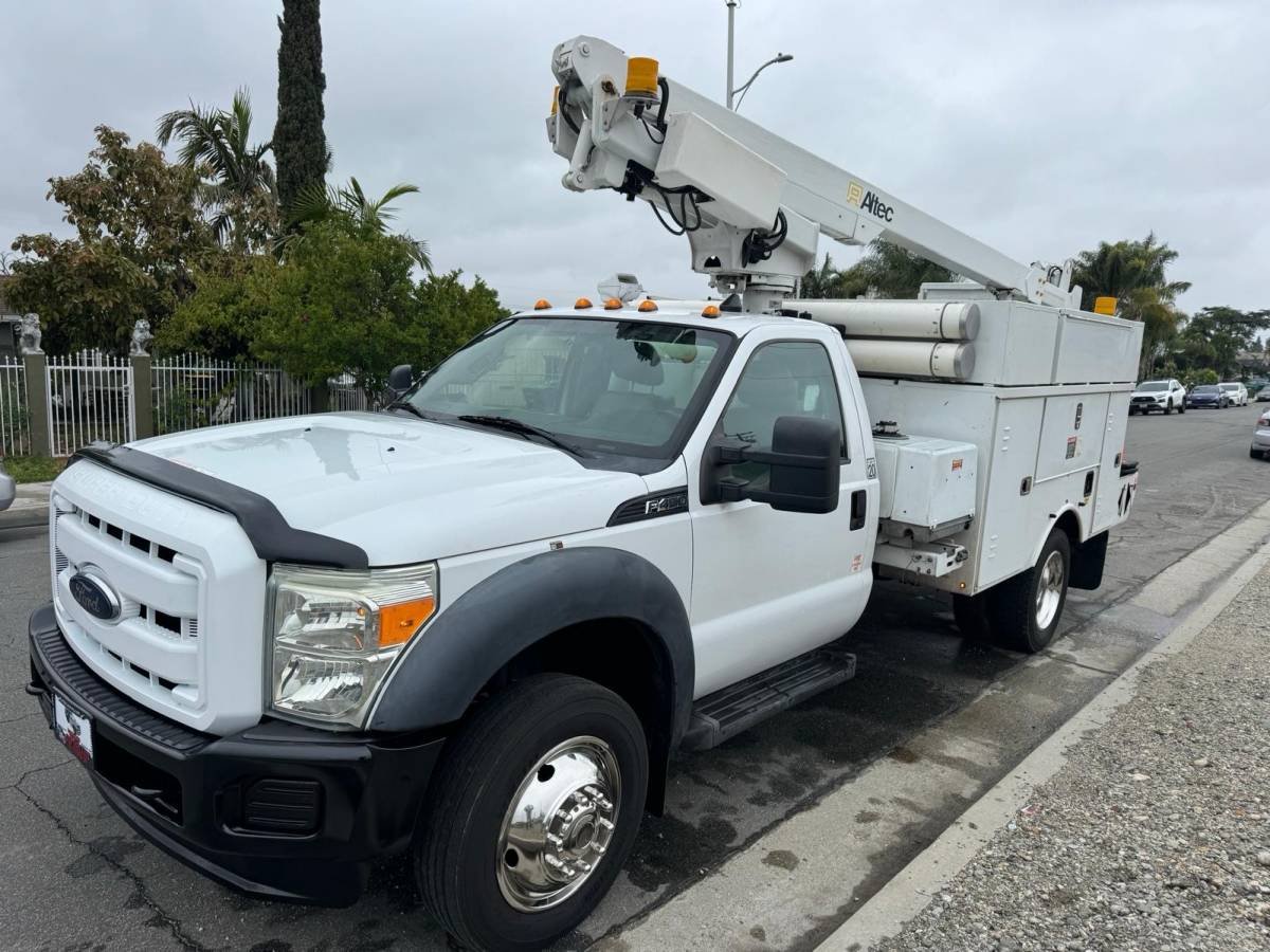 2013 Ford F-450 Bucket Truck – Altec AT200A