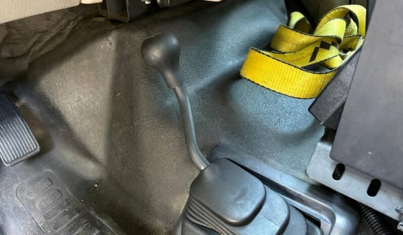 
								2009 Ford F-550 Super Duty 6.8 V10 gas full									