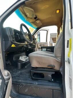 
										2005 Chevrolet C4500 8.1 V8 gas bucket tuck full									