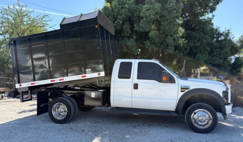 
								2009 Ford F-550 Super Duty 6.8 V10 gas full									