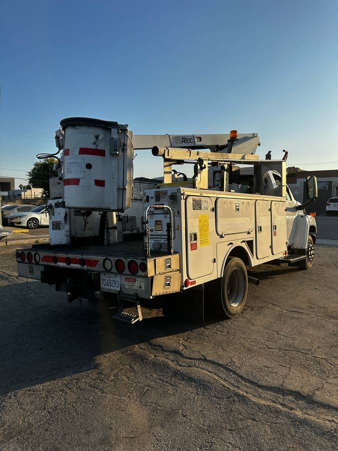 2005 Chevrolet C4500 8.1 V8 gas bucket tuck