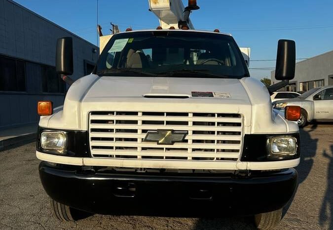 
								2005 Chevrolet C4500 8.1 V8 gas bucket tuck full									