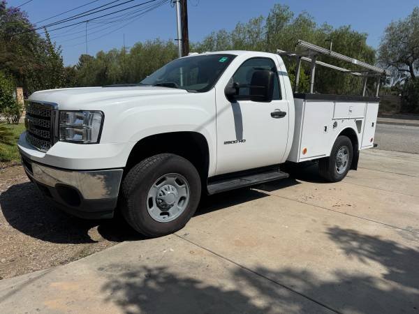 2012 GMC sierra 2500 HD 6.0 V8 – $11,800 (West Covina)