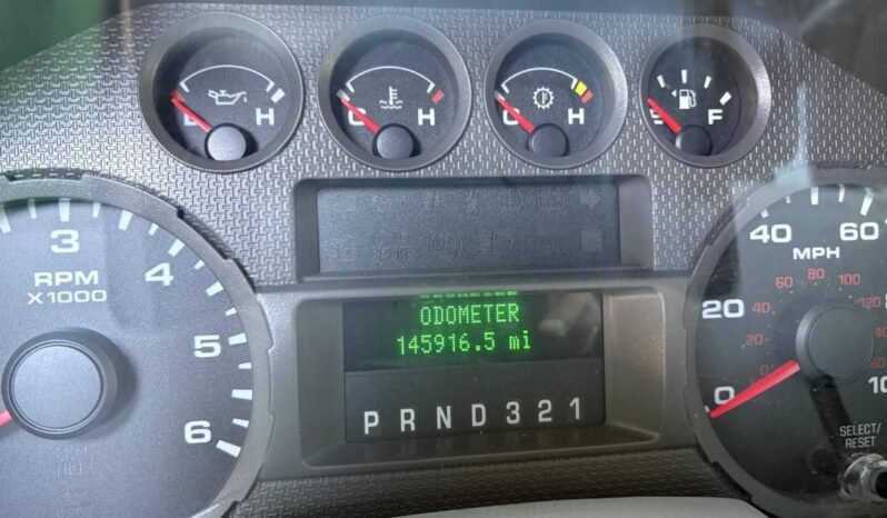 
								2009 Ford F-550 Super Duty 6.8 V10 gas full									