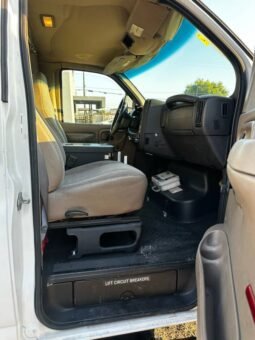 
										2005 Chevrolet C4500 8.1 V8 gas bucket tuck full									