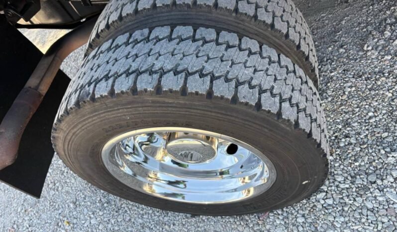 
								2009 Ford F-550 Super Duty 6.8 V10 gas full									