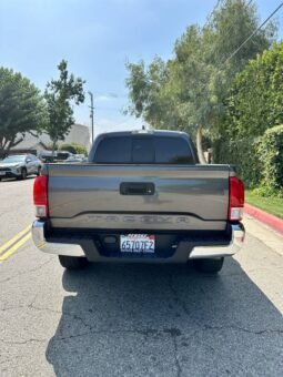 
										2017 Toyota tacoma SR5 full									
