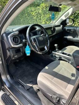 
										2017 Toyota tacoma SR5 full									