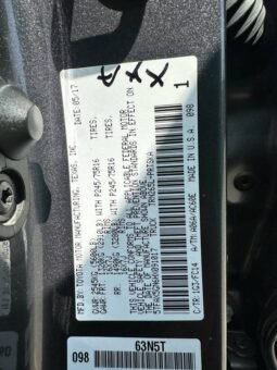 
										2017 Toyota tacoma SR5 full									