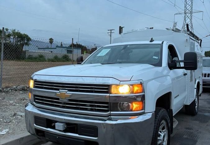 
								2015 Chevrolet Silverado 3500 6.0 full									
