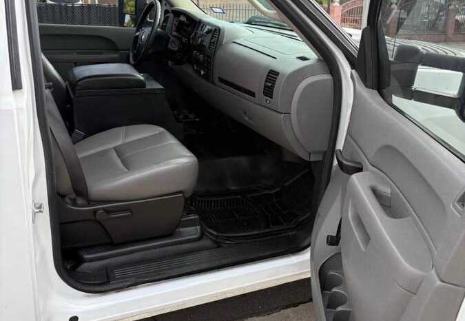 
								2015 Chevrolet Silverado 3500 6.0 full									