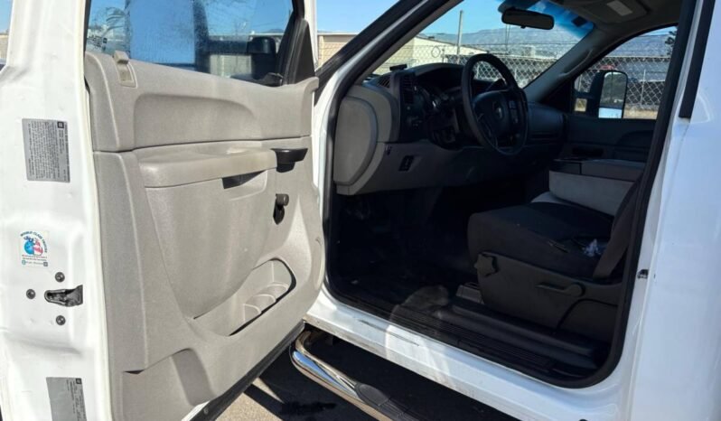 
								2012 Chevrolet Silverado 3500 6.0 V8 full									