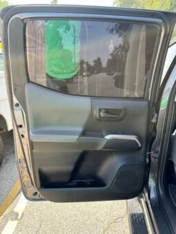 
										2017 Toyota tacoma SR5 full									