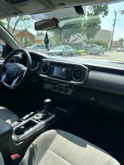 
										2017 Toyota tacoma SR5 full									