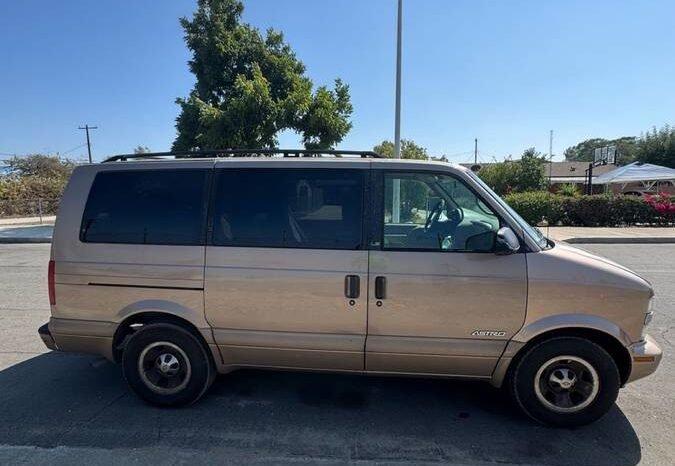 
								2000 Chevrolet Astro Van full									