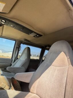 
										2000 Chevrolet Astro Van full									