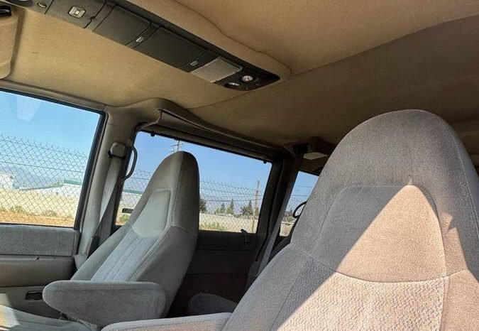 
								2000 Chevrolet Astro Van full									