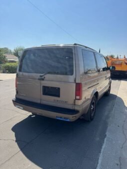 
										2000 Chevrolet Astro Van full									