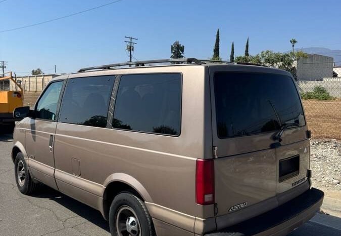 
								2000 Chevrolet Astro Van full									