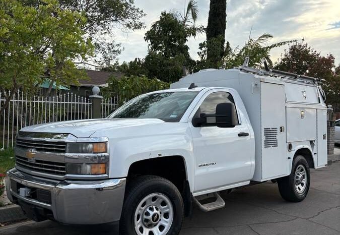 
								2015 Chevrolet Silverado 3500 6.0 full									