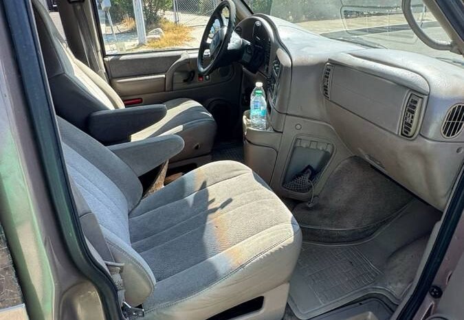 
								2000 Chevrolet Astro Van full									