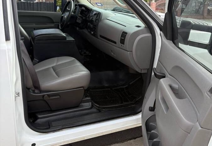 
								2015 Chevrolet Silverado 3500 6.0 full									