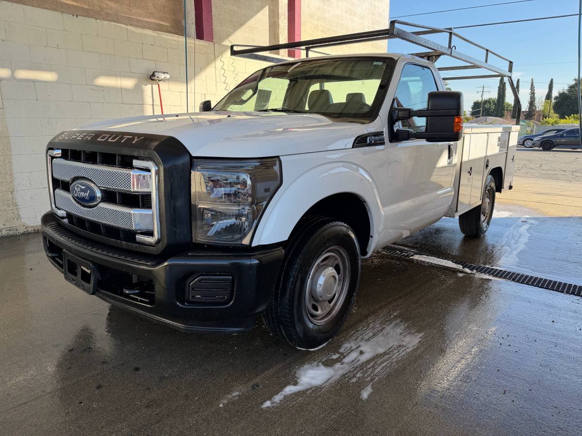 2011 Ford F-350 Super Duty Service Truck