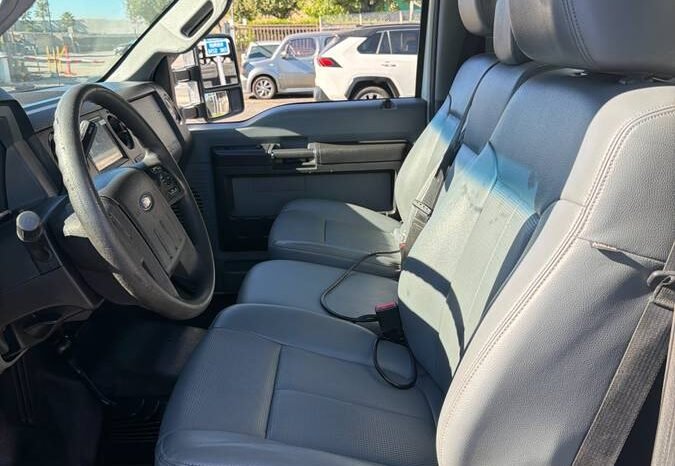 
								2016 Ford F-550 Super Duty 6.8 V10 full									