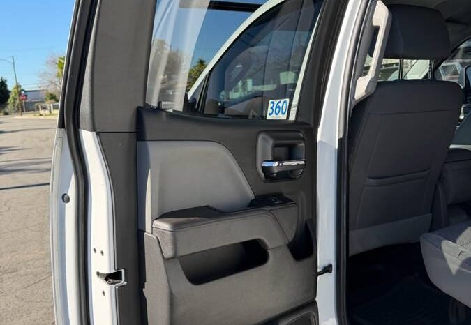 
								2017 Chevrolet Silverado 2500HD – $19,900 (Covina) full									