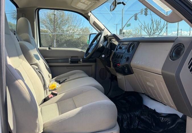 
								2008 Ford F450 6.8 V10 gas full									