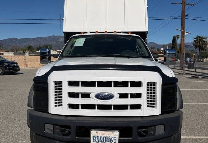 
								2008 Ford F450 6.8 V10 gas full									