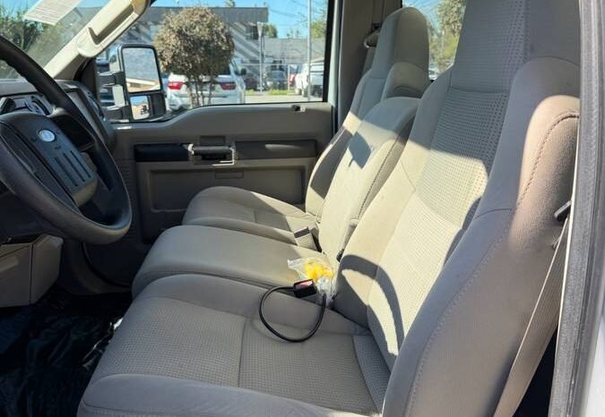 
								2008 Ford F450 6.8 V10 gas full									