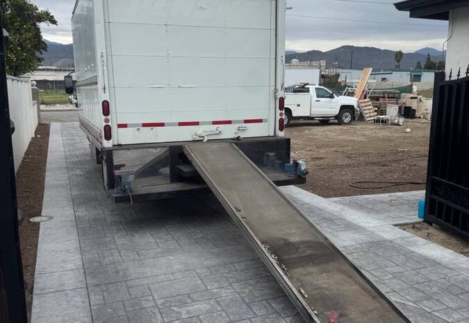 
								2014 Isuzu npr HD disele box truck full									