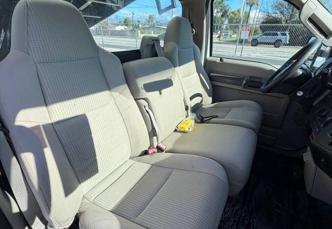 
								2008 Ford F450 6.8 V10 gas full									