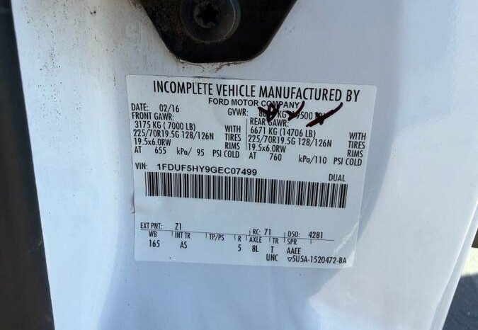 
								2016 Ford F-550 Super Duty 6.8 V10 full									