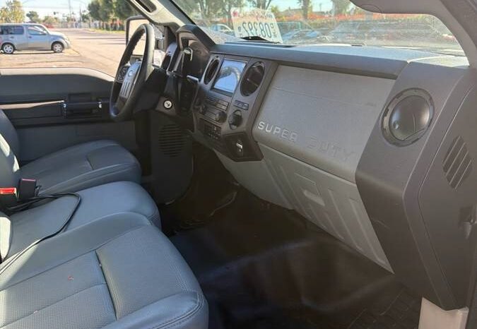 
								2016 Ford F-550 Super Duty 6.8 V10 full									