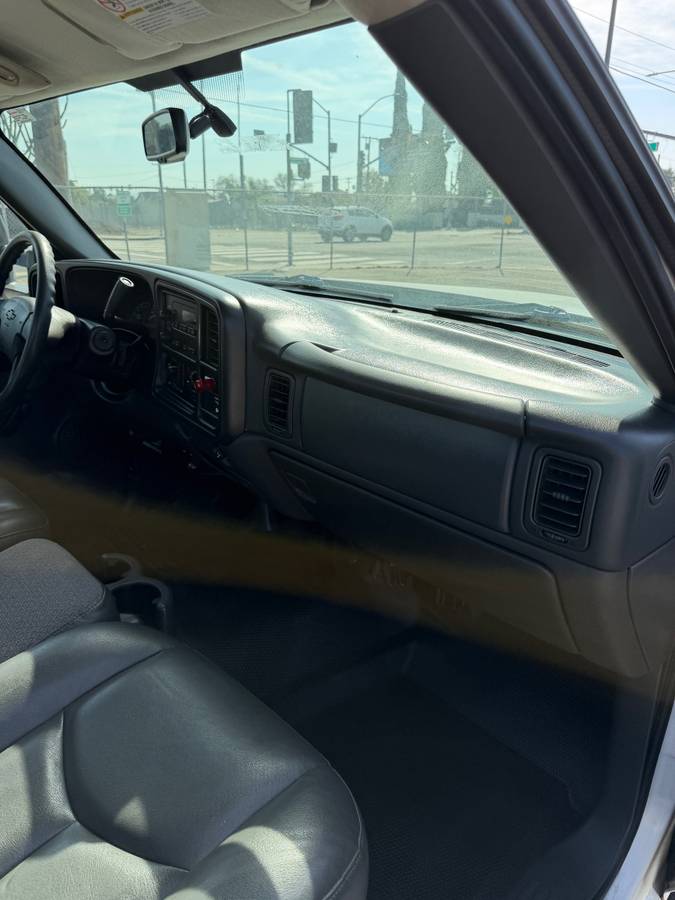 
								2006 Chevrolet Silverado 2500 full									
