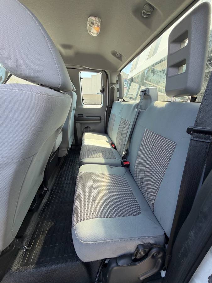 
								2013 Ford F-450 Duper duty 6.8 full									