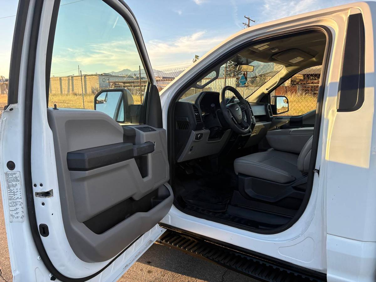 
								2018 Ford F-150 – 5.0L V8 Gas – One Owner – Clean Title full									