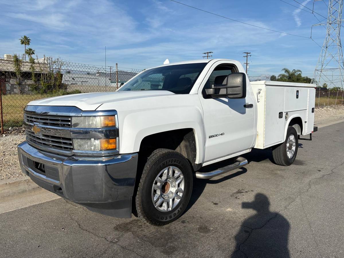 
								2015 Chevrolet Silverado 2500 full									