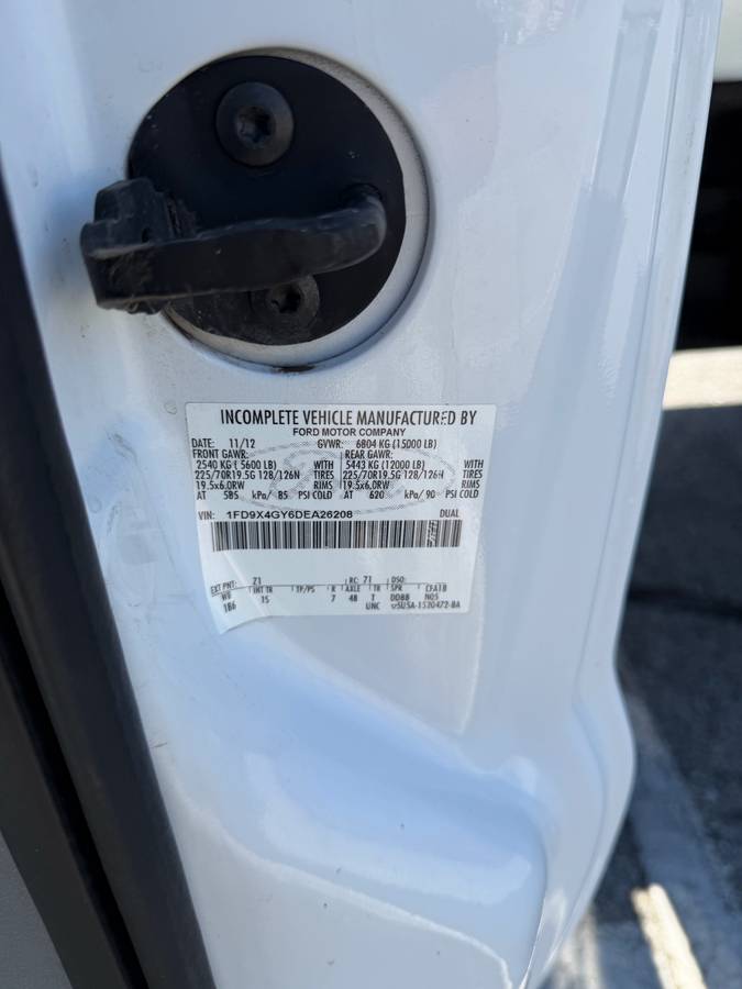 
								2013 Ford F-450 Duper duty 6.8 full									