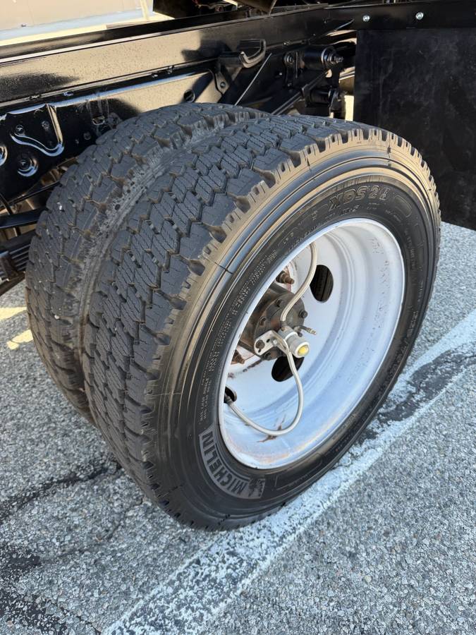 
								2013 Ford F-450 Duper duty 6.8 full									