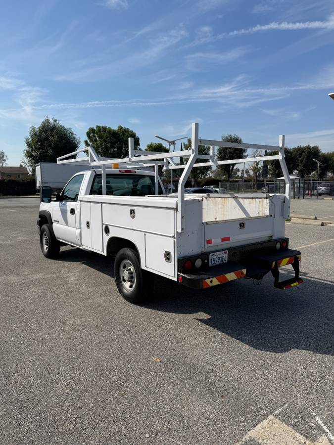 
								2006 Chevrolet Silverado 2500 full									