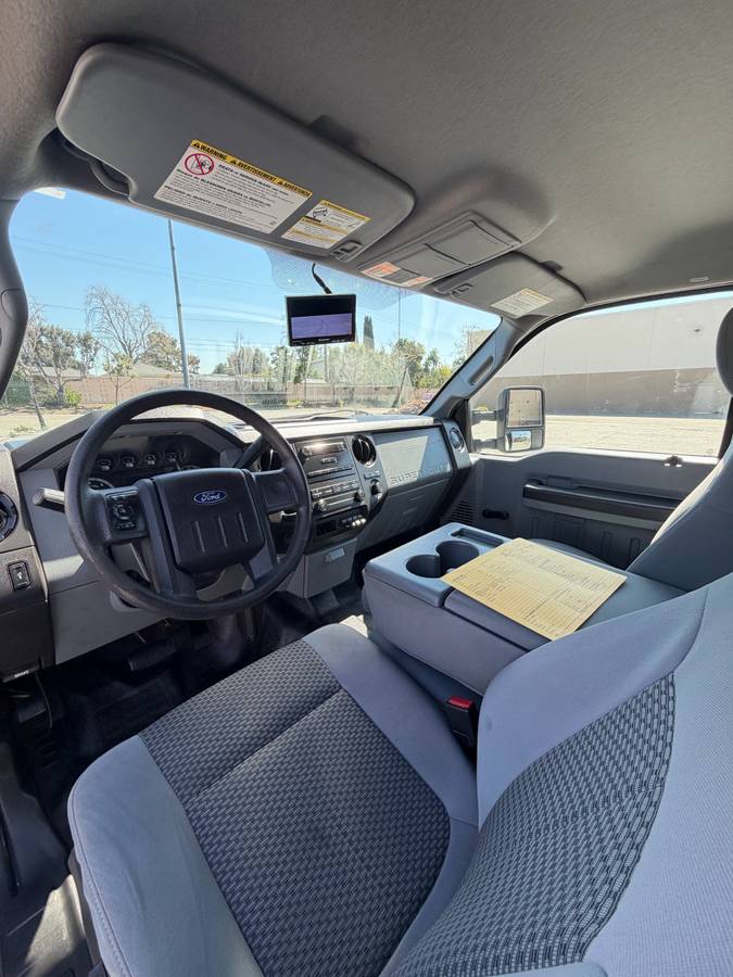 
								2013 Ford F-450 Duper duty 6.8 full									