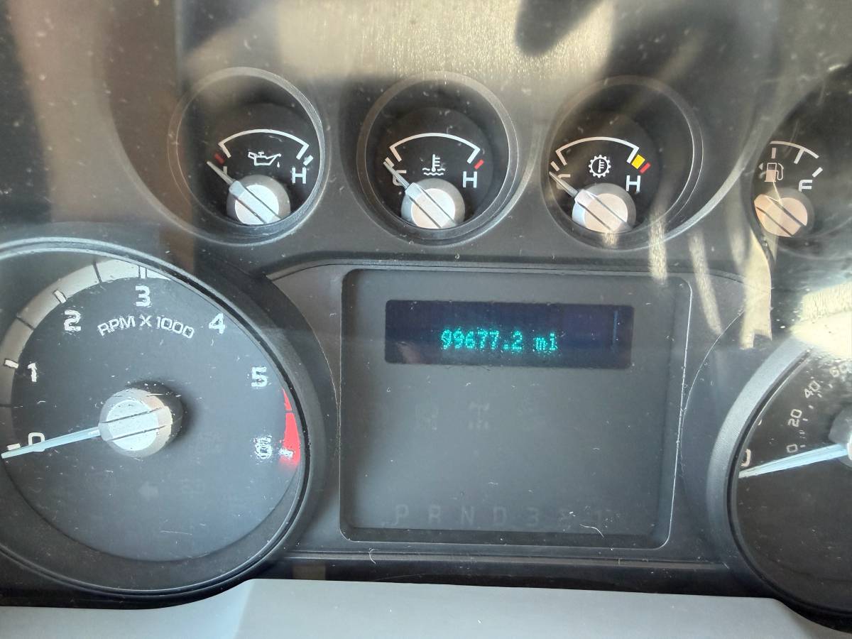 
								2013 Ford F-450 Duper duty 6.8 full									