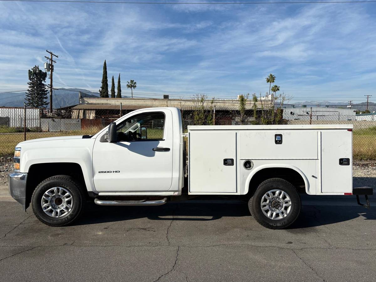 
								2015 Chevrolet Silverado 2500 full									