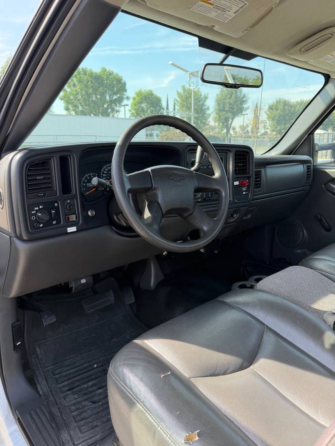 
								2006 Chevrolet Silverado 2500 full									