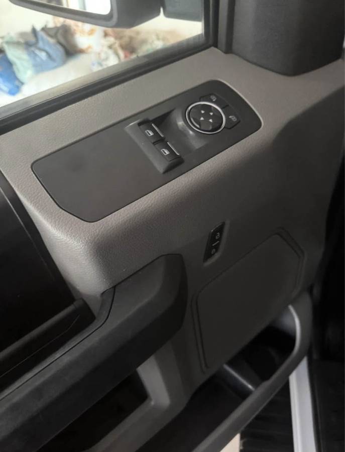 
								2018 Ford F-150 Pickup – 5.0L V8 – One Owner full									