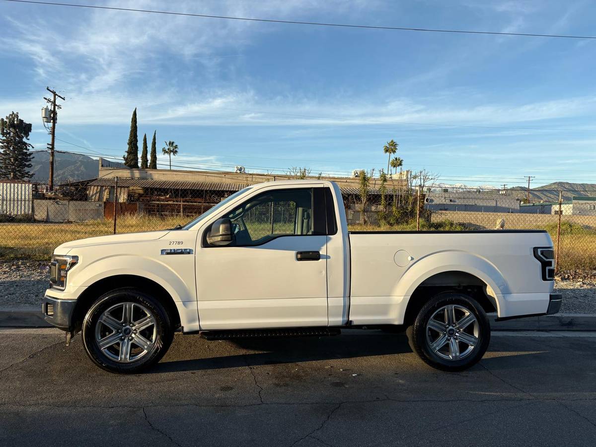 
								2018 Ford F-150 – 5.0L V8 Gas – One Owner – Clean Title full									